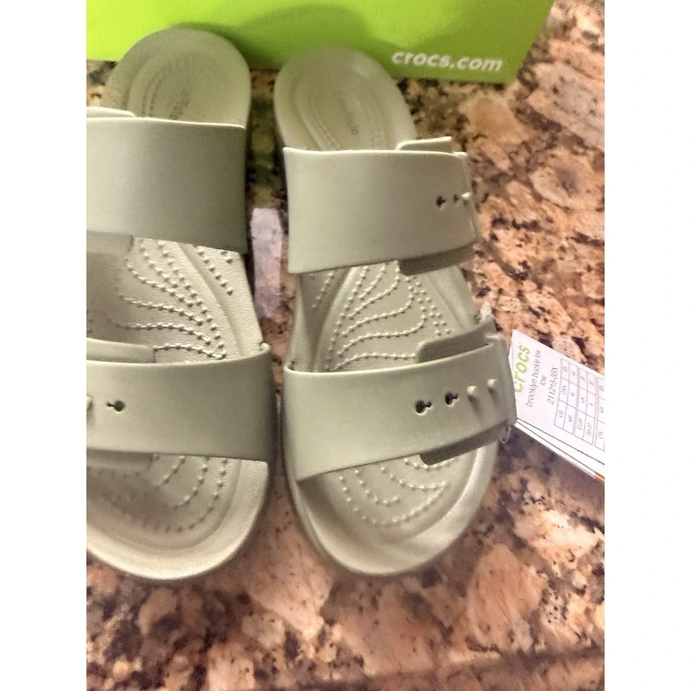 CROCS BY LiteRide WOMEN BROOKLYN BUCKLE LOW LOW WEDGE SANDALS CARGO SIZE 6 NEW!